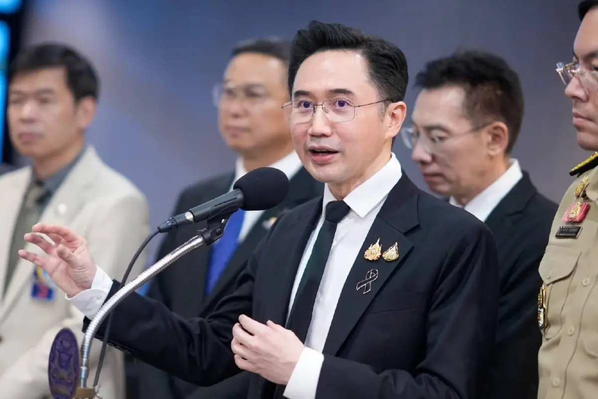 ยศชนัน วงศ์สวัสดิ์ รองนายกรัฐมนตรี และรัฐมนตรีว่าการกระทรวงการอุดมศึกษาวิทยาศาสตร์ วิจัย และนวัตกรรม