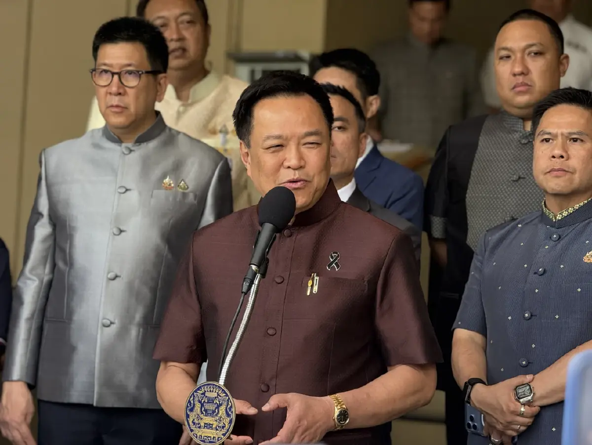 นายอนุทิน ชาญวีรกูล นายกรัฐมนตรีและรัฐมนตรีว่าการกระทรวงมหาดไทย