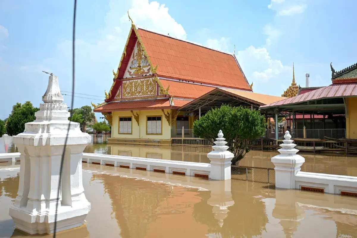 รมว.วธ.ลงพื้นที่ผักไห่-อ่างทองติดตามความเสียหายโบราณสถาน