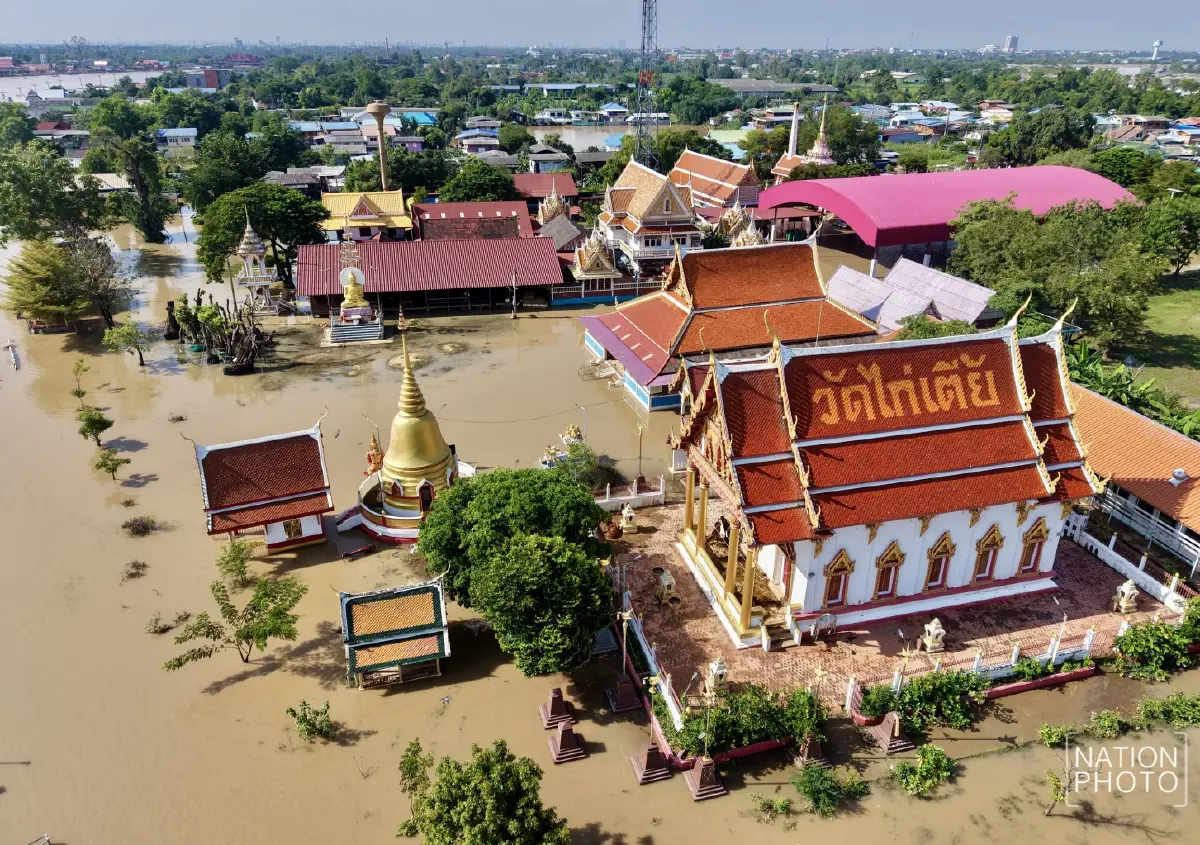รัฐบาลสรุปสถานการณ์น้ำ 4 ต.ค.  “สทนช.” ชี้เจ้าพระยาเริ่มลดระดับ - เตือนพื้นที่ลุ่มต่ำนอกคันกั้นน้ำ โซนตะวันตก