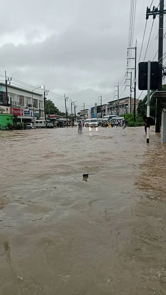 "ภูเก็ต" แจ้งเตือนรหัสแดง น้ำคลองบางใหญ่เพิ่มสูง เช็กพิกัดจุดน้ำท่วม