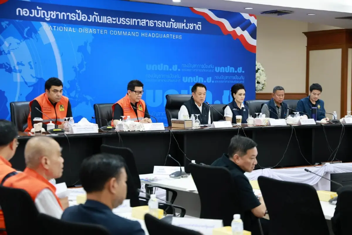 นายอนุทิน ชาญวีรกูล นายกรัฐมนตรีและรัฐมนตรีว่าการกระทรวงมหาดไทย 