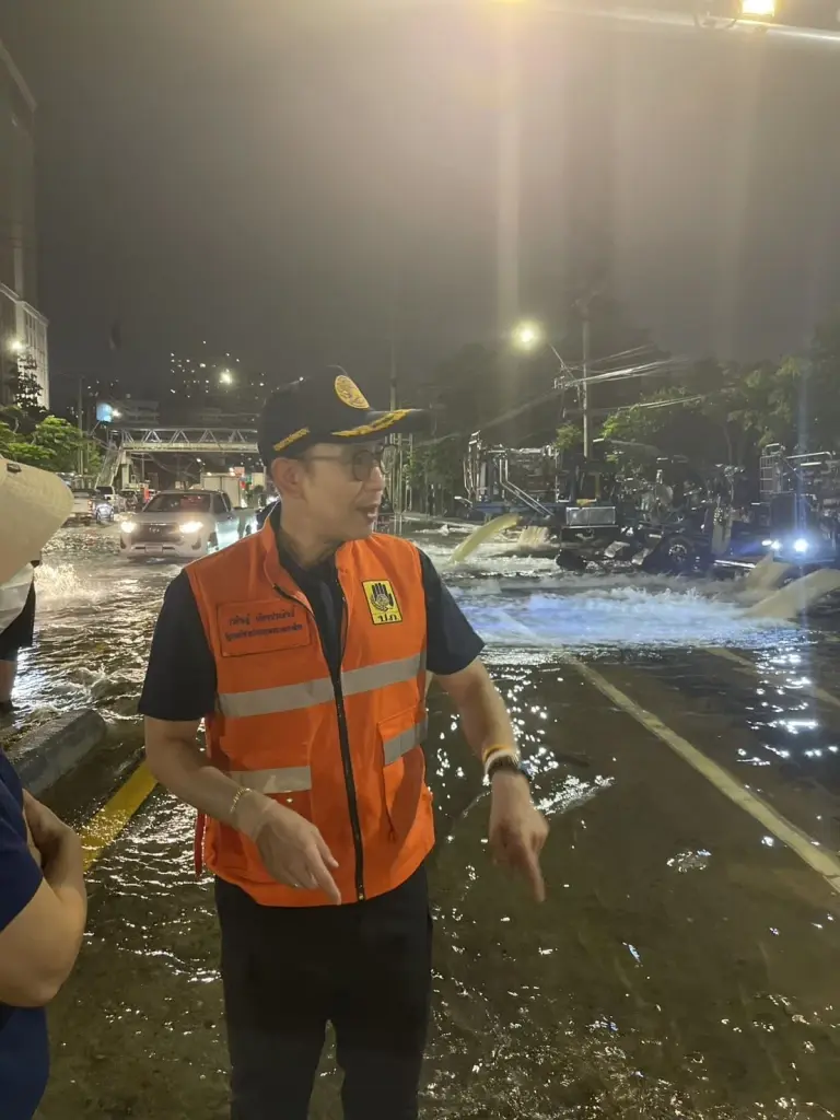 นายวรศิษฎ์ เลียงประสิทธิ์ รัฐมนตรีช่วยว่าการกระทรวงมหาดไทย