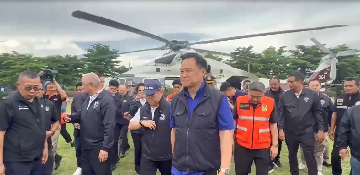 "อนุทิน" บินด่วน! ลงพื้นที่ตรวจน้ำท่วมสุพรรณบุรี เช็กระดับน้ำแม่น้ำท่าจีน-ประตูระบายน้ำสองพี่น้อง