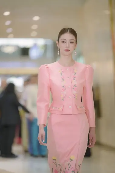 เจ้าฟ้าสิริวัณณวรี ทอดพระเนตรนิทรรศการ Legacy ยกระดับผ้าไทย