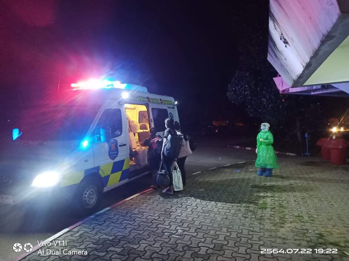 ภาคเอกชนศรีสะเกษร่วมกับจิตอาสา จัดรถรับผู้ป่วยกลับบ้าน