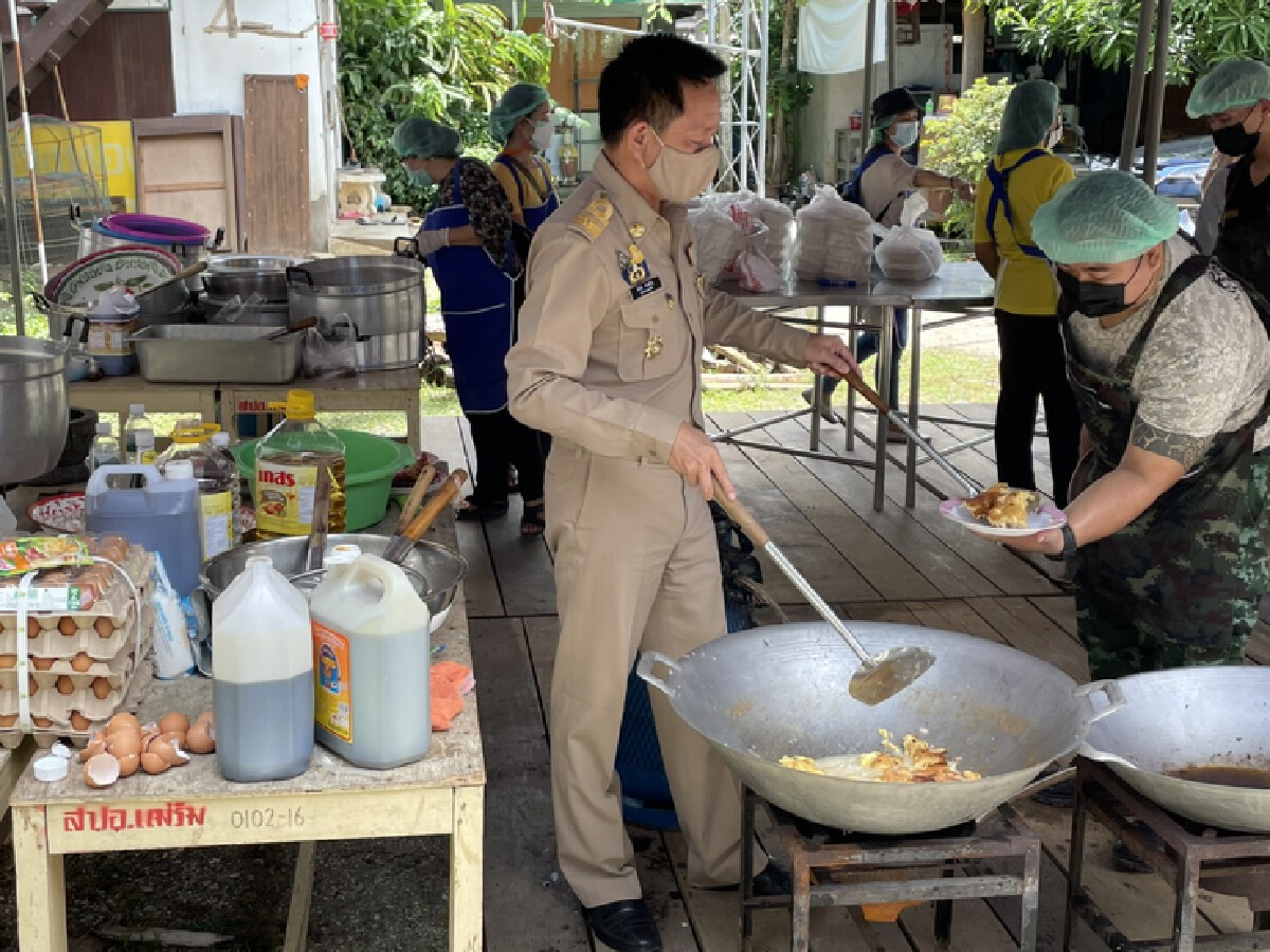 อำเภอแม่ริมตั้งครัว“ปันกันอิ่ม”ส่งเสบียงให้คนกักตัว