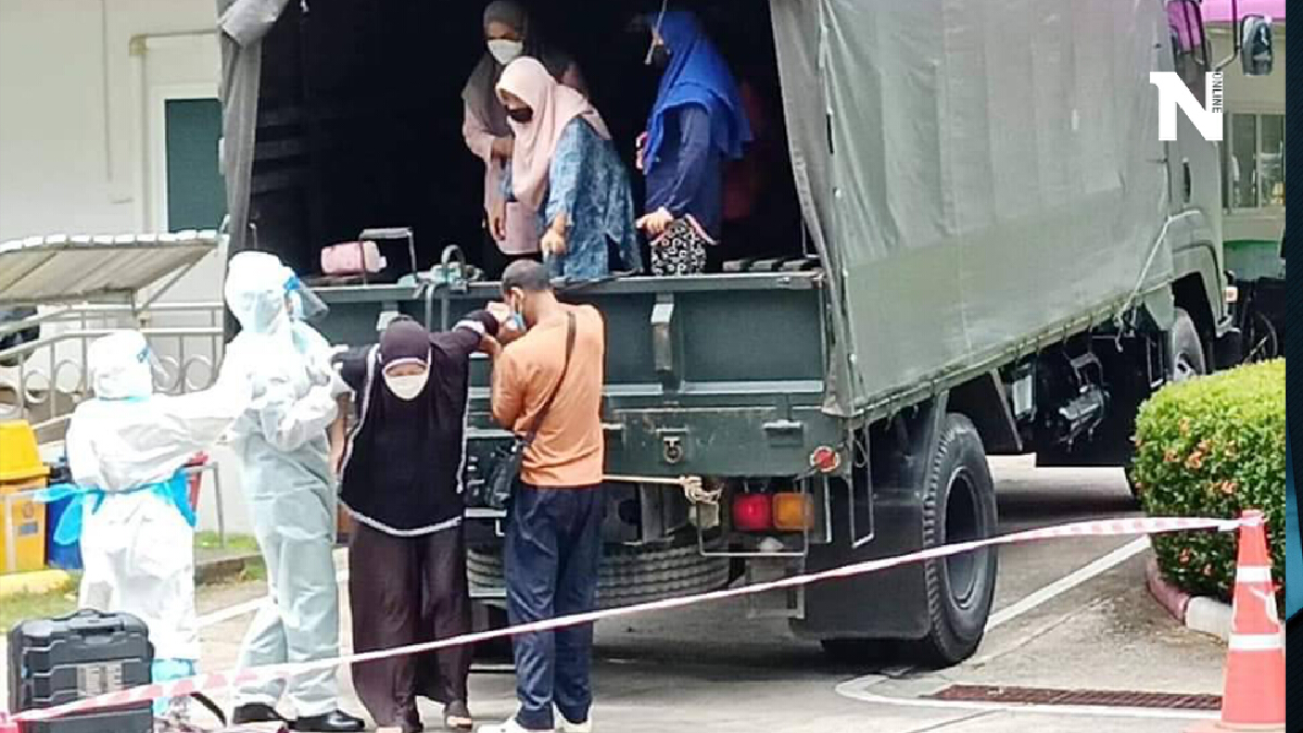 กองทัพเรือ เคลื่อนย้ายผู้ป่วยโควิดต่อเนื่อง พร้อมรับร้องทุกข์ประสานแก้ไข