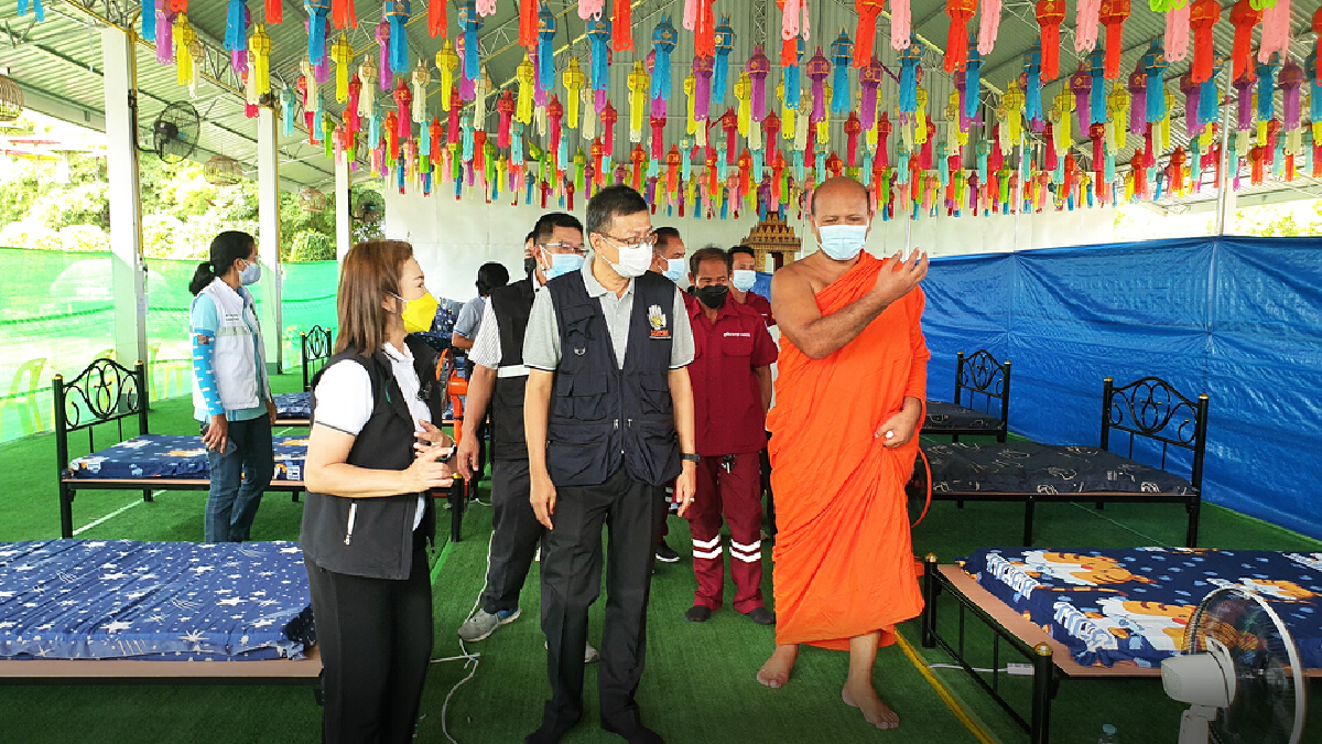 พระเปิดศาลาวัดทำโรงพยาบาลสนามรับผู้ป่วยโควิดอาการดี
