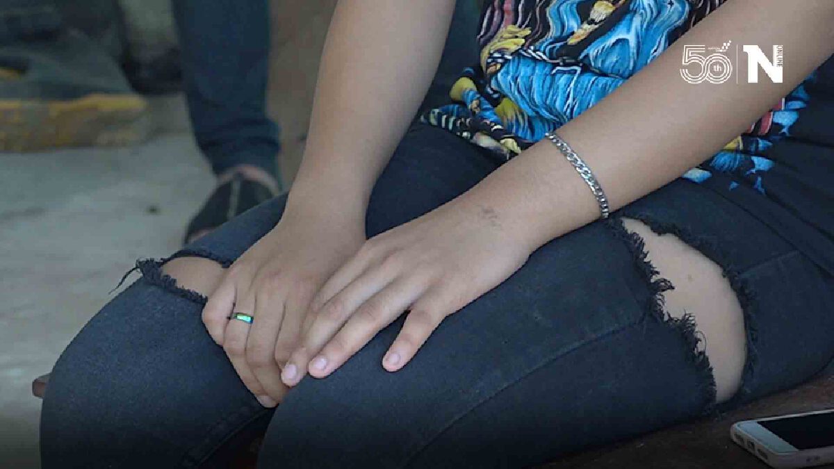 “ด.ญ.วัย 14 ปี” ถูกสาวสองพร้อมพวก บุกทำร้ายในบ้านเจ็บสาหัส