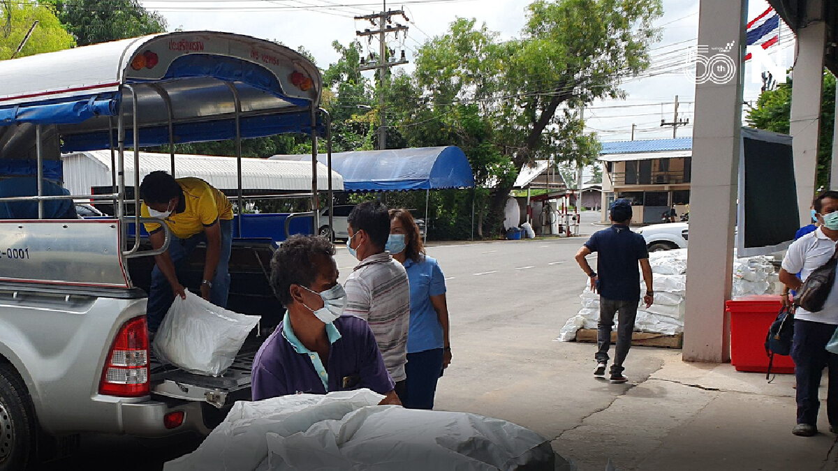 ส.ส.พลังประชารัฐ ปล่อยขบวนรถมอบสิ่งของ รพ.สนาม