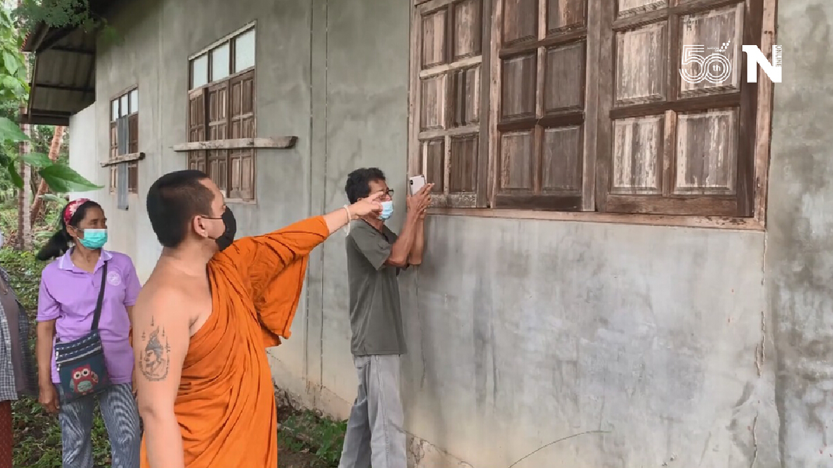 ตร.สอบพยาน โจรสวมหมวกอีโม่งบุกกุฏิทำร้ายเจ้าอาวาสชิงโน๊ตบุ๊ค
