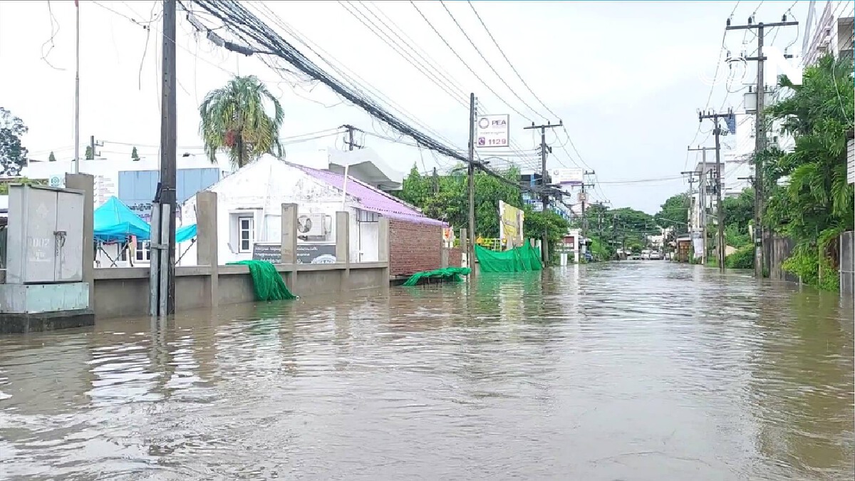 “แม่สอด”จม“บาดาล”-ฝนถล่มทั้งคืน-เร่งเก็บข้าวของ “แม่สอด”จม“บาดาล”-ฝนถล่มทั้งคืน-เร่งเก็บข้าวของ