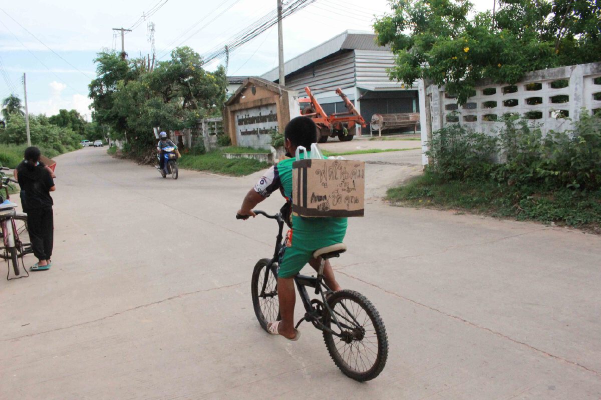 ชื่นชมฟู้ดแพนด้าน้อยปั่นจักรยานรับจ้างส่งอาหารช่วงโควิด-ปิดการเรียน