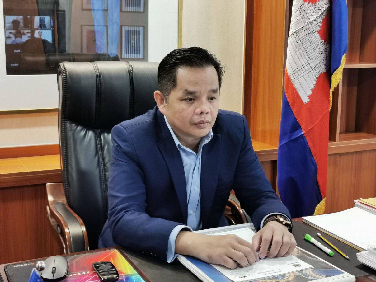 ที่ปรึกษาฮุนเซน ยันฉีด Sinovac เป็นวัคซีนหลัก ที่ปรึกษาฮุนเซน ยันฉีด Sinovac เป็นวัคซีนหลัก