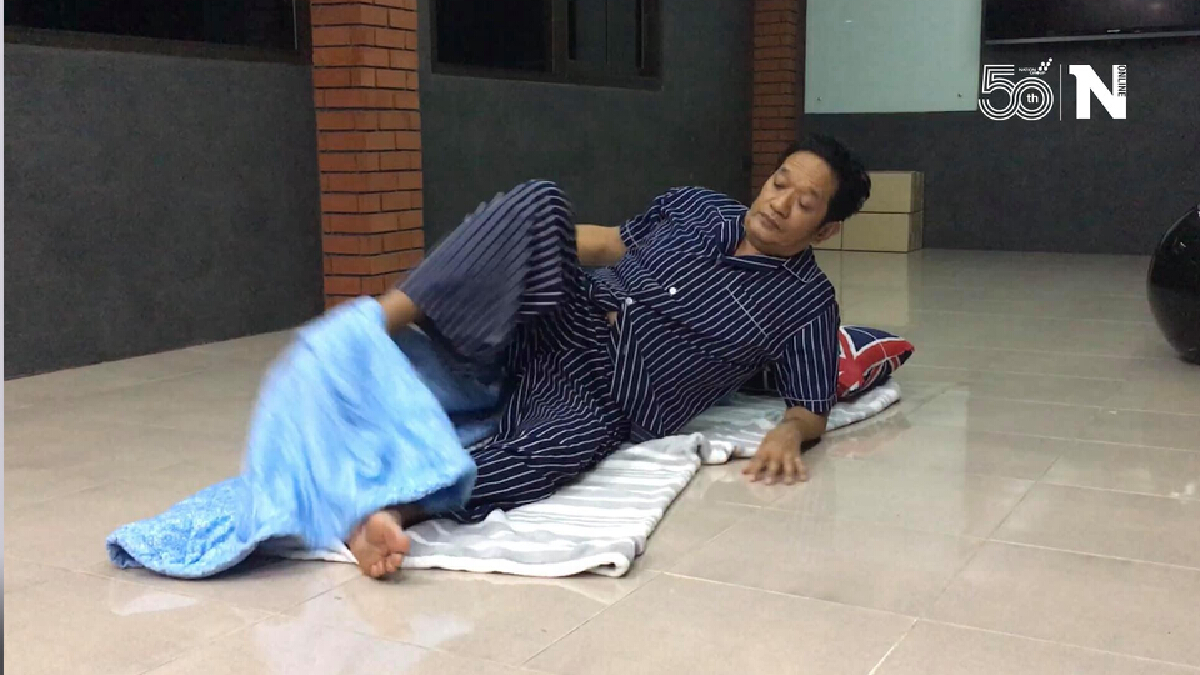 โย่ง เชิญยิ้ม ประกาศกักตัว แยกจากครอบครัว หลังใกล้ชิด "สมรักษ์ คำสิงห์"