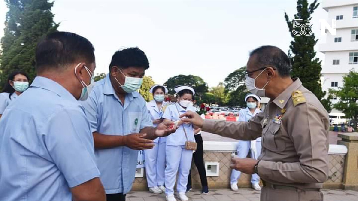 ผู้ว่าฯลำปาง ส่งกำลังใจนักรบชุดขาว-พบผู้ติดเชื้อรายใหม่28 ราย ผู้ว่าฯลำปาง ส่งกำลังใจนักรบชุดขาว-พบผู้ติดเชื้อรายใหม่28 ราย