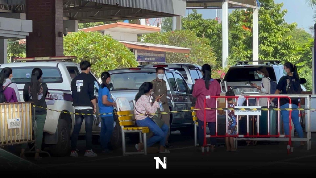 คนลาวแห่กลับบ้านหลังไทยโควิดระบาดหนัก คนลาวแห่กลับบ้านหลังไทยโควิดระบาดหนัก