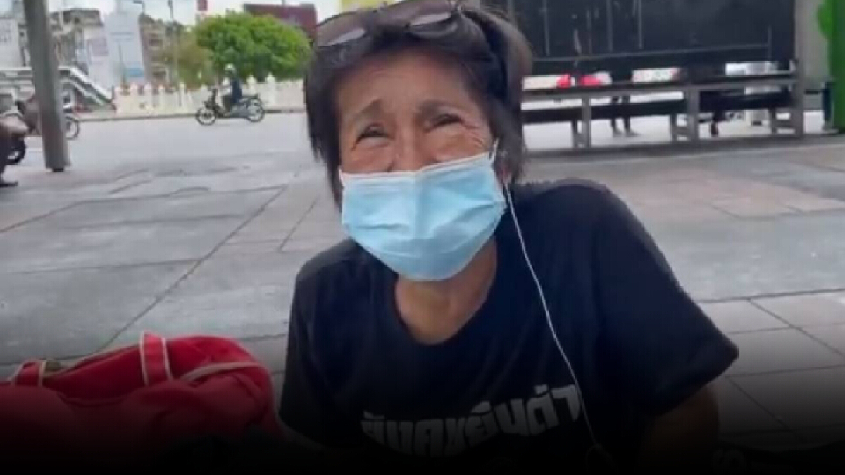 โดนรวบแล้ว!  “ป้าเป้า” ขวัญใจ "ม็อบ3นิ้ว"