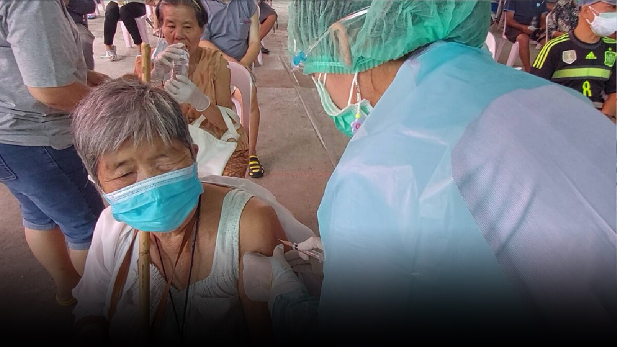 ชาวแม่สอดแห่ฉีดวัคซีน-พบโควิดระบาดหนัก ชาวแม่สอดแห่ฉีดวัคซีน-พบโควิดระบาดหนัก