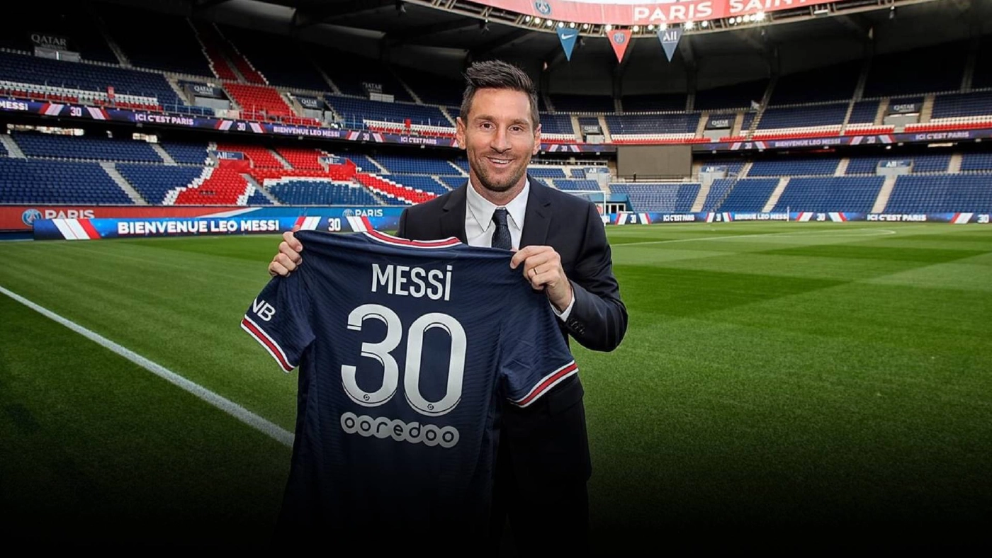 ทางการ! "เมสซี่" โชว์ชูเสื้อร่วมทีม "เปแอสเช" พร้อมสวมเบอร์ 30