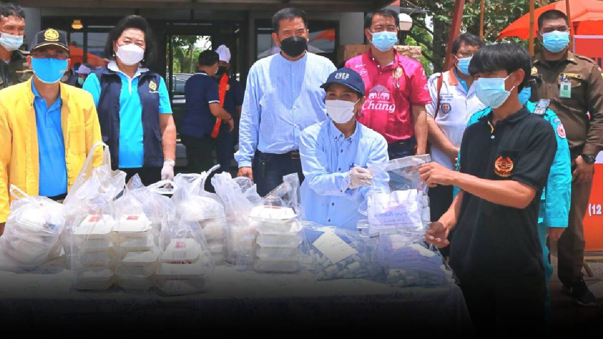 "อนงค์วรรณ" ปลื้ม "ครัวสุโขทัยไม่ทิ้งกัน" ช่วยประชาชนจำนวนมาก "อนงค์วรรณ" ปลื้ม "ครัวสุโขทัยไม่ทิ้งกัน" ช่วยประชาชนจำนวนมาก