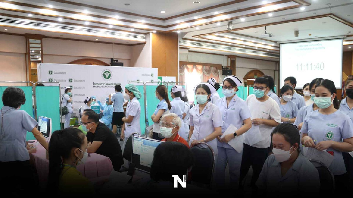บุคลากรด่านหน้าแห่ฉีดไฟเซอร์หลังได้รับ1,400โดส บุคลากรด่านหน้าแห่ฉีดไฟเซอร์หลังได้รับ1,400โดส
