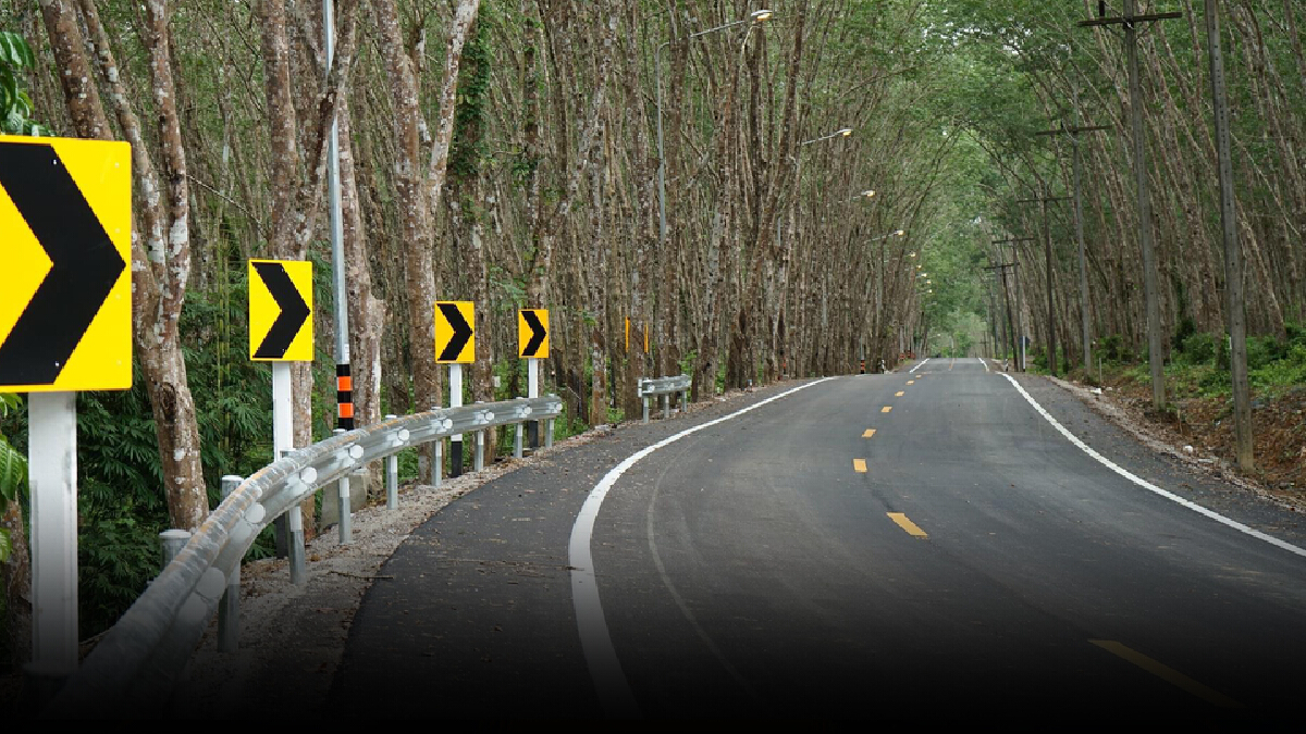 ทางหลวงชนบทลาดยางถนนเชิงสะพานข้ามคลองพิกุล จ.ตรัง แล้วเสร็จ