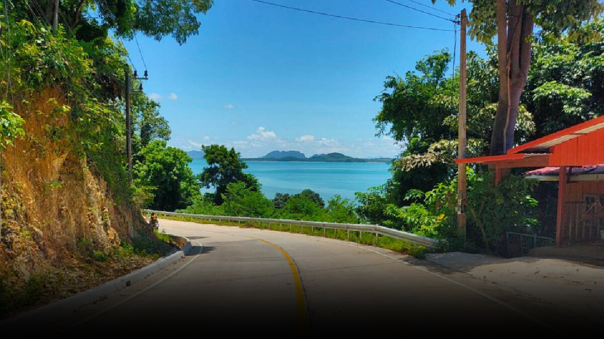 ทางหลวงชนบทสร้างถนนบนเกาะลันตาแล้วเสร็จรองรับท่องเที่ยว