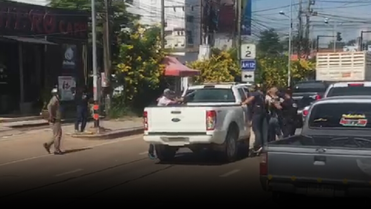 ล่าระทึกลูกอดีตกำนันหลอนยาขับปิกอัพยิงปืนมั่ว ล่าระทึกลูกอดีตกำนันหลอนยาขับปิกอัพยิงปืนมั่ว
