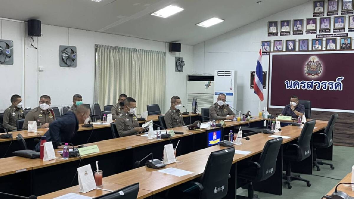 ผบ.ตร.สั่งสอบคลิปชายหัวเกรียนถุงคลุมหัวเหยื่อปมรีดไถเงิน ผบ.ตร.สั่งสอบคลิปชายหัวเกรียนถุงคลุมหัวเหยื่อปมรีดไถเงิน