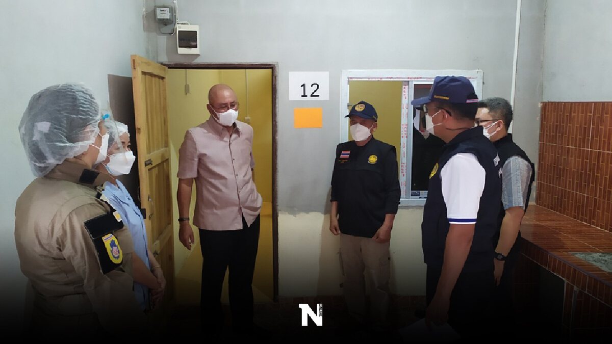 เยี่ยมผู้ป่วยที่ศูนย์โควิด19 ปชช.ลงทะเบียนฉีดวัคซีนที่ค่ายทหาร เยี่ยมผู้ป่วยที่ศูนย์โควิด19 ปชช.ลงทะเบียนฉีดวัคซีนที่ค่ายทหาร