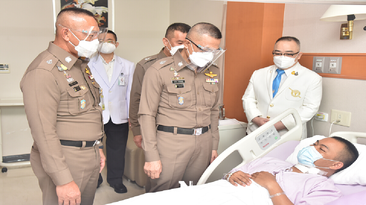 ผบ.ตร.เยี่ยมตำรวจบาดเจ็บชุมนุม ขอรักษากติกาสังคม