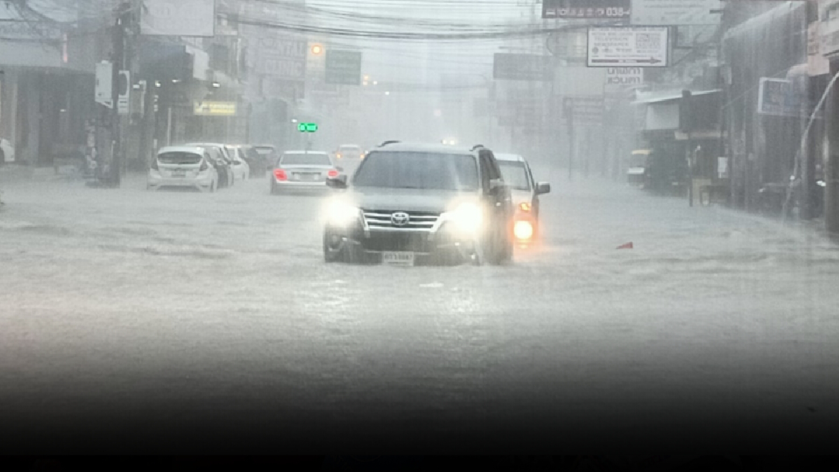 พัทยาอ่วม! หลายพื้นที่จมบาดาลหลังถูกฝนถล่มตั้งแต่เมื่อคืน พัทยาอ่วม! หลายพื้นที่จมบาดาลหลังถูกฝนถล่มตั้งแต่เมื่อคืน