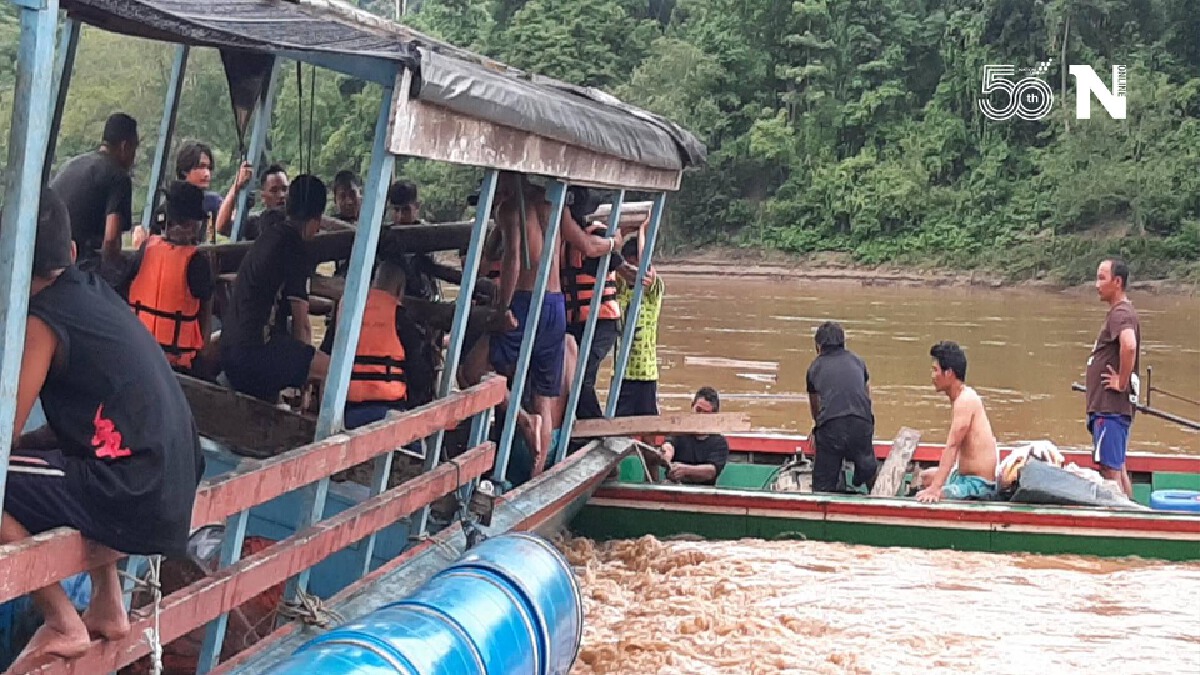 กู้เรือสินค้าชนโขดหินกลางแม่น้ำสาละวิน กู้เรือสินค้าชนโขดหินกลางแม่น้ำสาละวิน