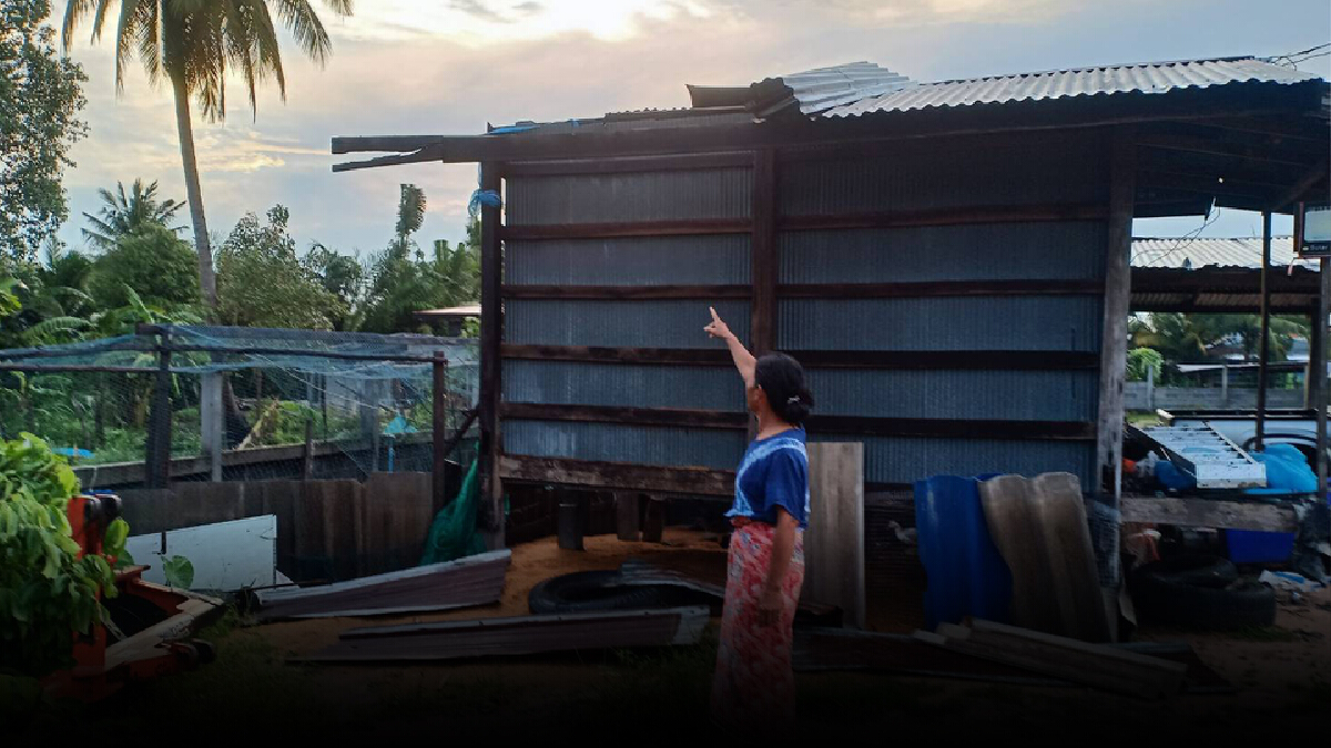 พายุฝนพัดถล่ม 4 หมู่บ้านกลางดึก บ้านเรือนนับร้อยพังราบ
