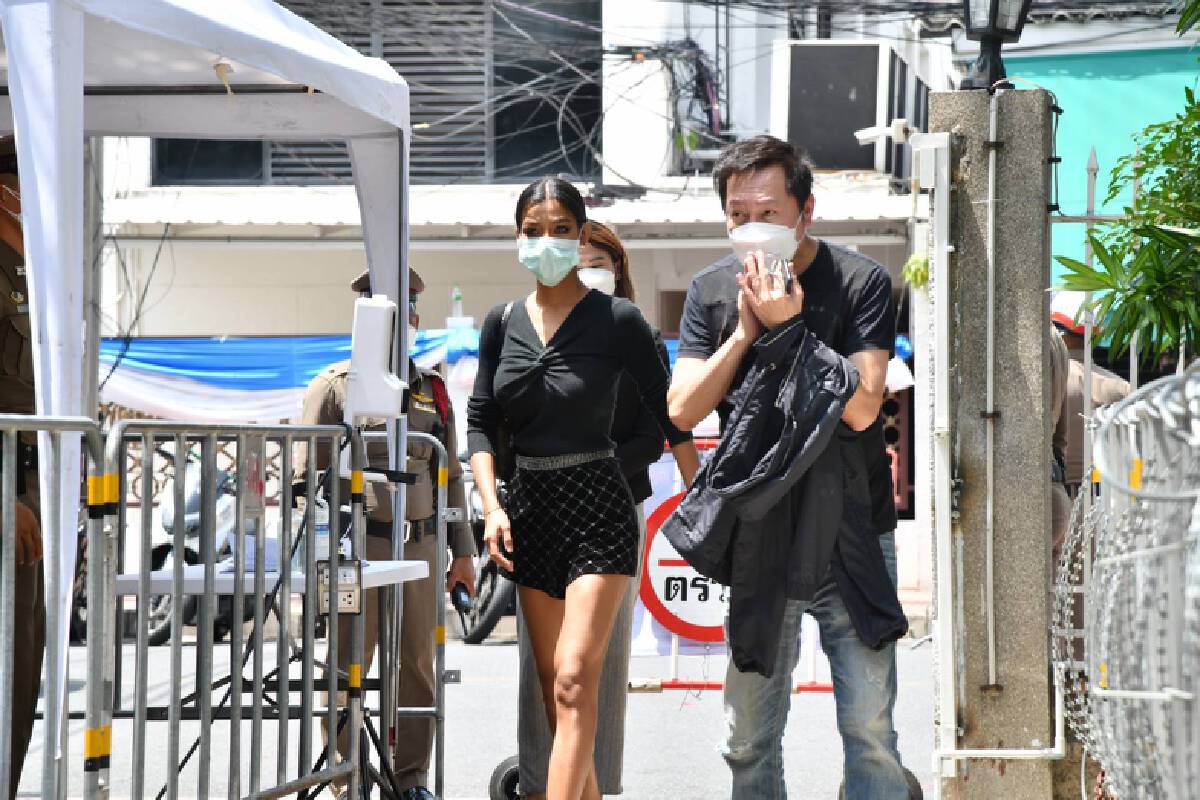 น้ำ มิสแกรนด์ เข้าพบตำรวจปมวิจารณ์นายกฯ พร้อมปฏิเเสธทุกข้อกล่าวหา