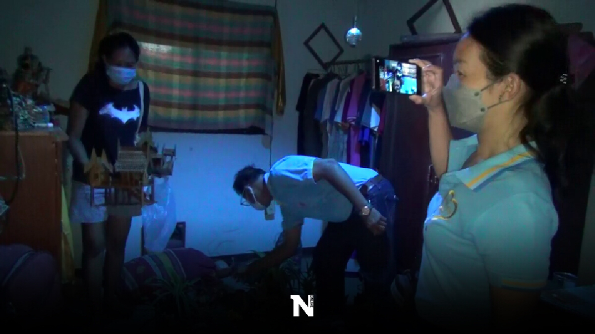 เปิดห้องนอนหนุ่มคลั่งผงะเจออุปกรณ์เสพยา-พระพุทธรูป-กุมารทอง