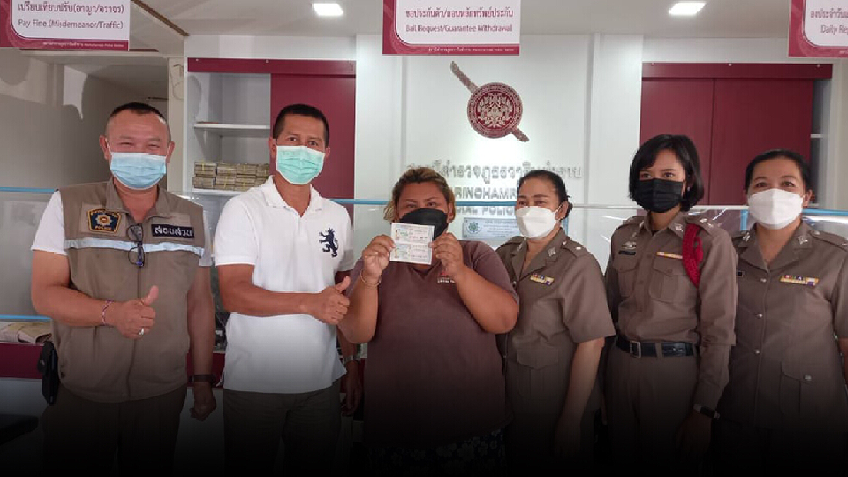 แม่ค้ากาแฟดวงเฮงซื้อเลขฝันหลายใบถูกรางวัลที่ 1 รับไป 12 ล้าน แม่ค้ากาแฟดวงเฮงซื้อเลขฝันหลายใบถูกรางวัลที่ 1 รับไป 12 ล้าน
