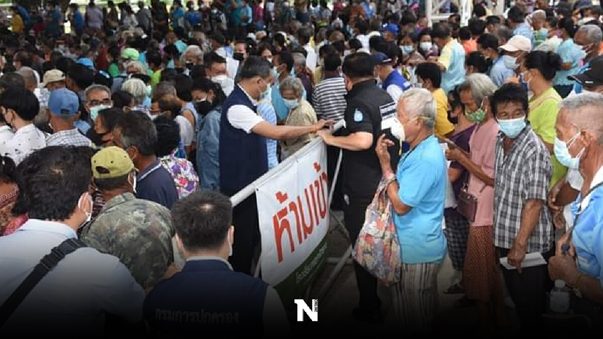 สสจ.เพชรบูรณ์แจงจัดรวมศูนย์ฉีดวัคซีนคนครึ่งหมื่นแน่นหอประชุม สสจ.เพชรบูรณ์แจงจัดรวมศูนย์ฉีดวัคซีนคนครึ่งหมื่นแน่นหอประชุม
