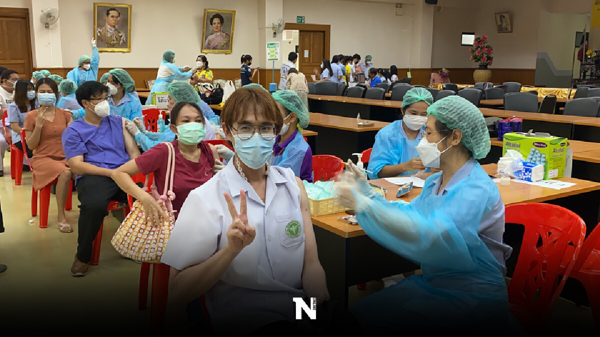 หมอพยาบาลศรีสะเกษ ดีใจได้รับการฉีดไฟเซอร์เข็ม 3