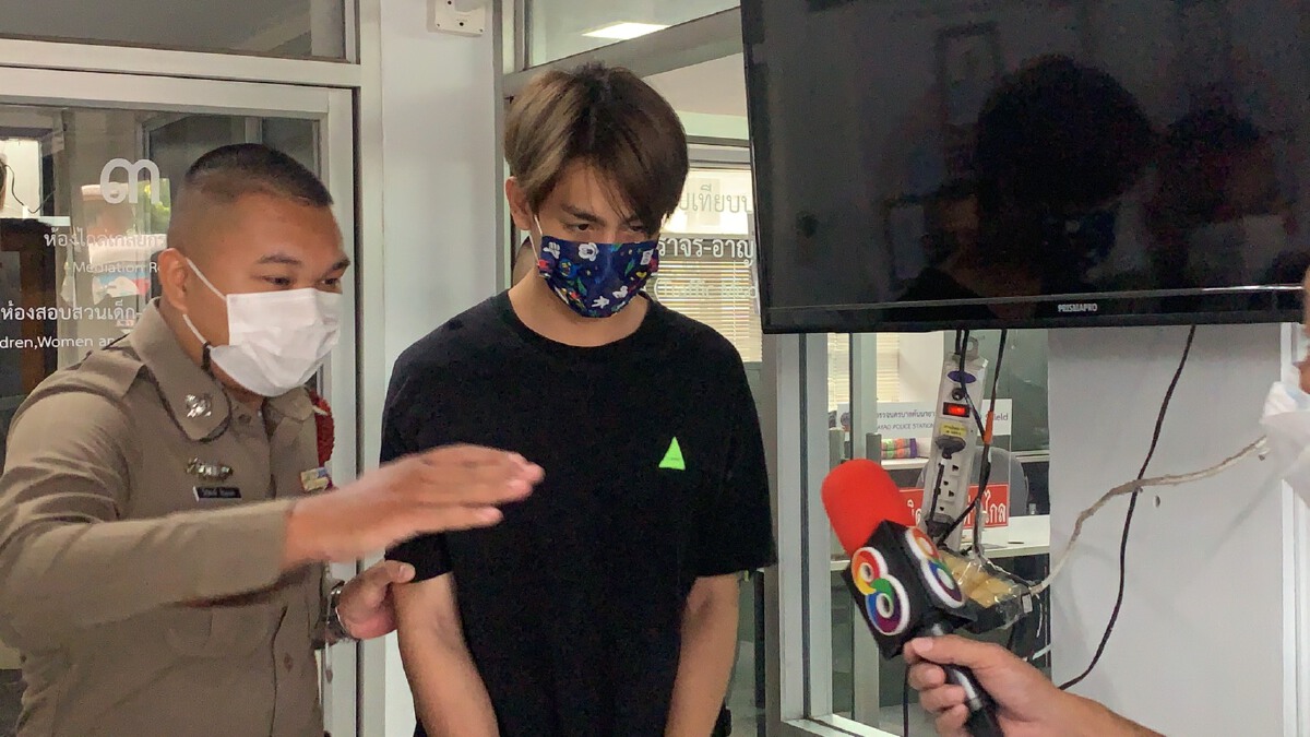 "ทอยทอย" คอตกเข้าเรือนจำ หลังศาลไม่ให้ประกันตัวในชั้นฝากขัง "ทอยทอย" คอตกเข้าเรือนจำ หลังศาลไม่ให้ประกันตัวในชั้นฝากขัง