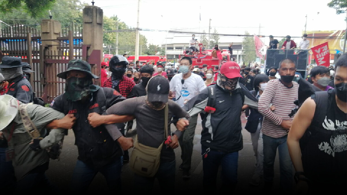 คาร์ม็อบเชียงใหม่​เดือด ปาสี-ชกตำรวจ