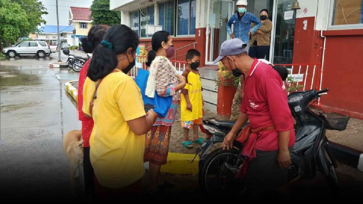 ตำรวจสภ.ศีขรภูมิรวบตัวสองผัวเมียขโมยจยย. ตำรวจสภ.ศีขรภูมิรวบตัวสองผัวเมียขโมยจยย.