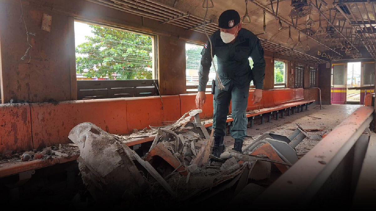 ซ่อมรางรถไฟถูกวางระเบิดเสร็จพรุ่งนี้เย็น ซ่อมรางรถไฟถูกวางระเบิดเสร็จพรุ่งนี้เย็น