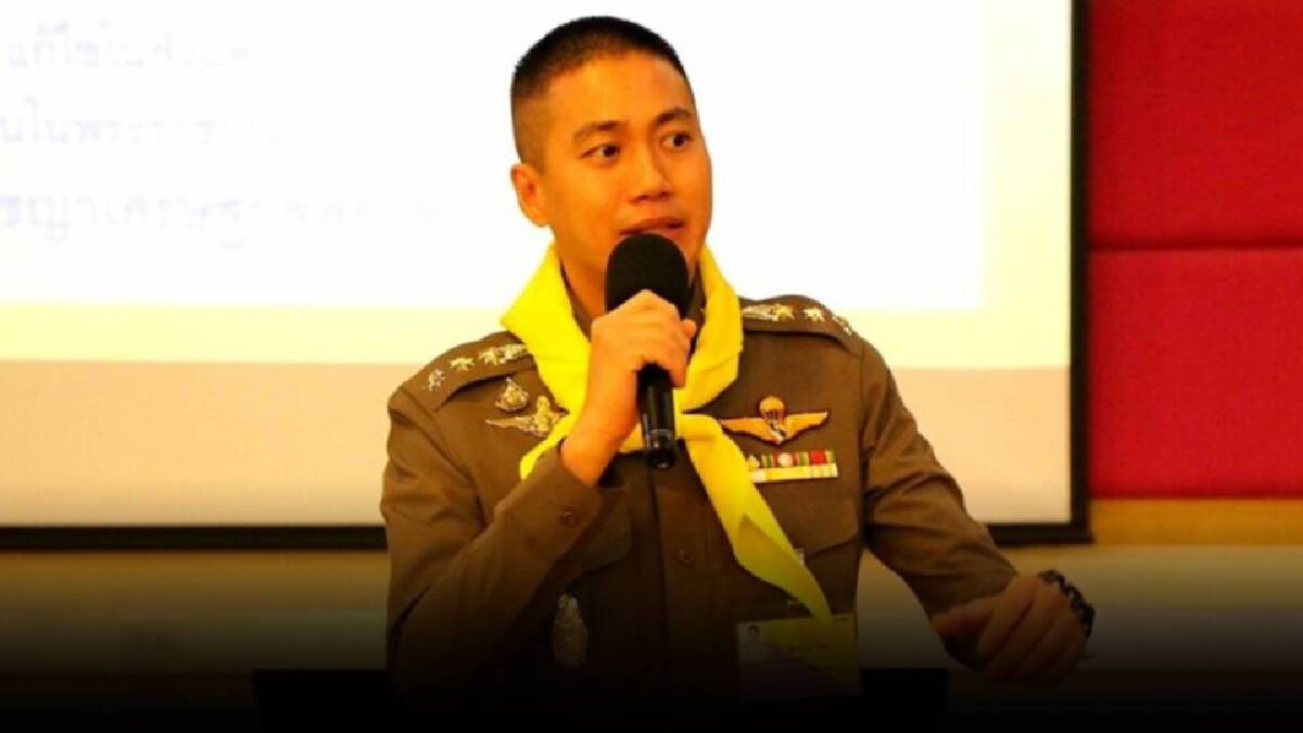ผงะ! สังคมผิดเพี้ยนเปิดเพจเฟซบุ๊กชื่นชม "ผกก.โจ้" แฟนคลับอื้อ ผงะ! สังคมผิดเพี้ยนเปิดเพจเฟซบุ๊กชื่นชม "ผกก.โจ้" แฟนคลับอื้อ