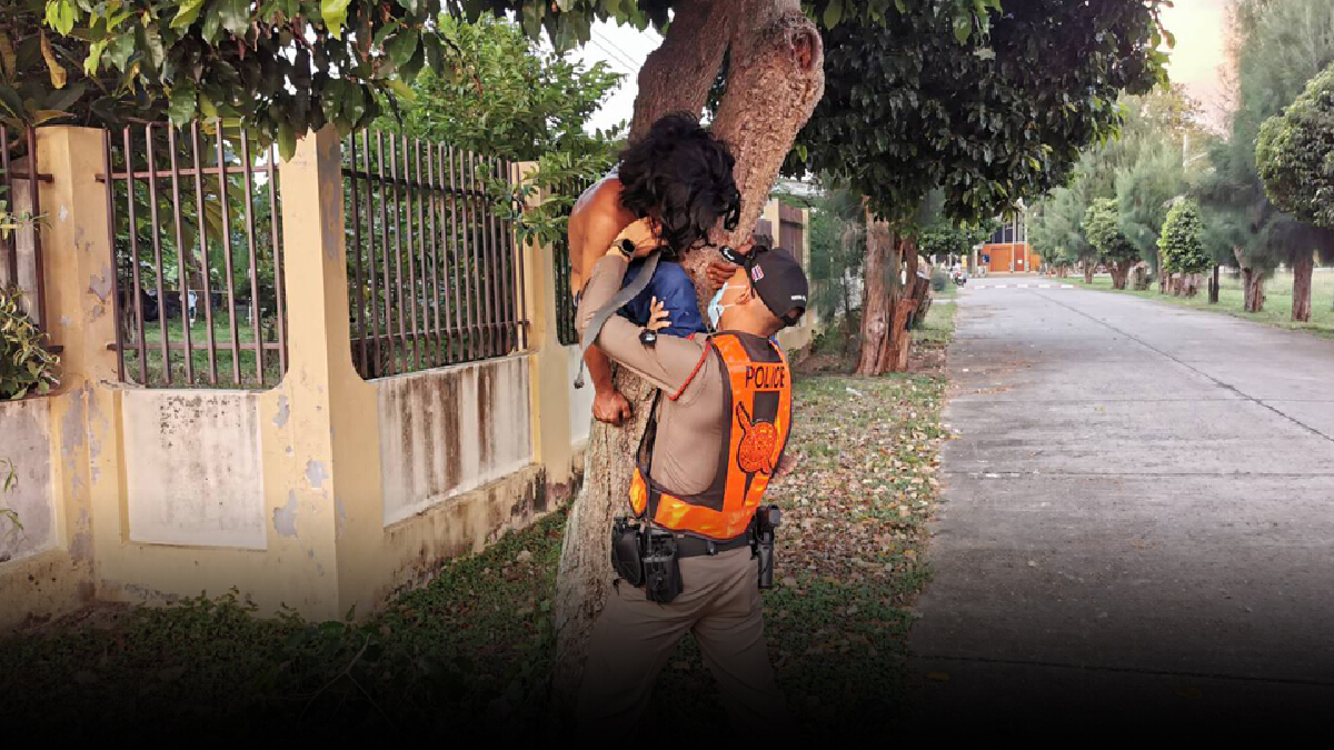 หนุ่มใหญ่เจอพิษโควิดเตรียมผูกคอตาย ตร.ช่วยทันรอดหวุดหวิด หนุ่มใหญ่เจอพิษโควิดเตรียมผูกคอตาย ตร.ช่วยทันรอดหวุดหวิด