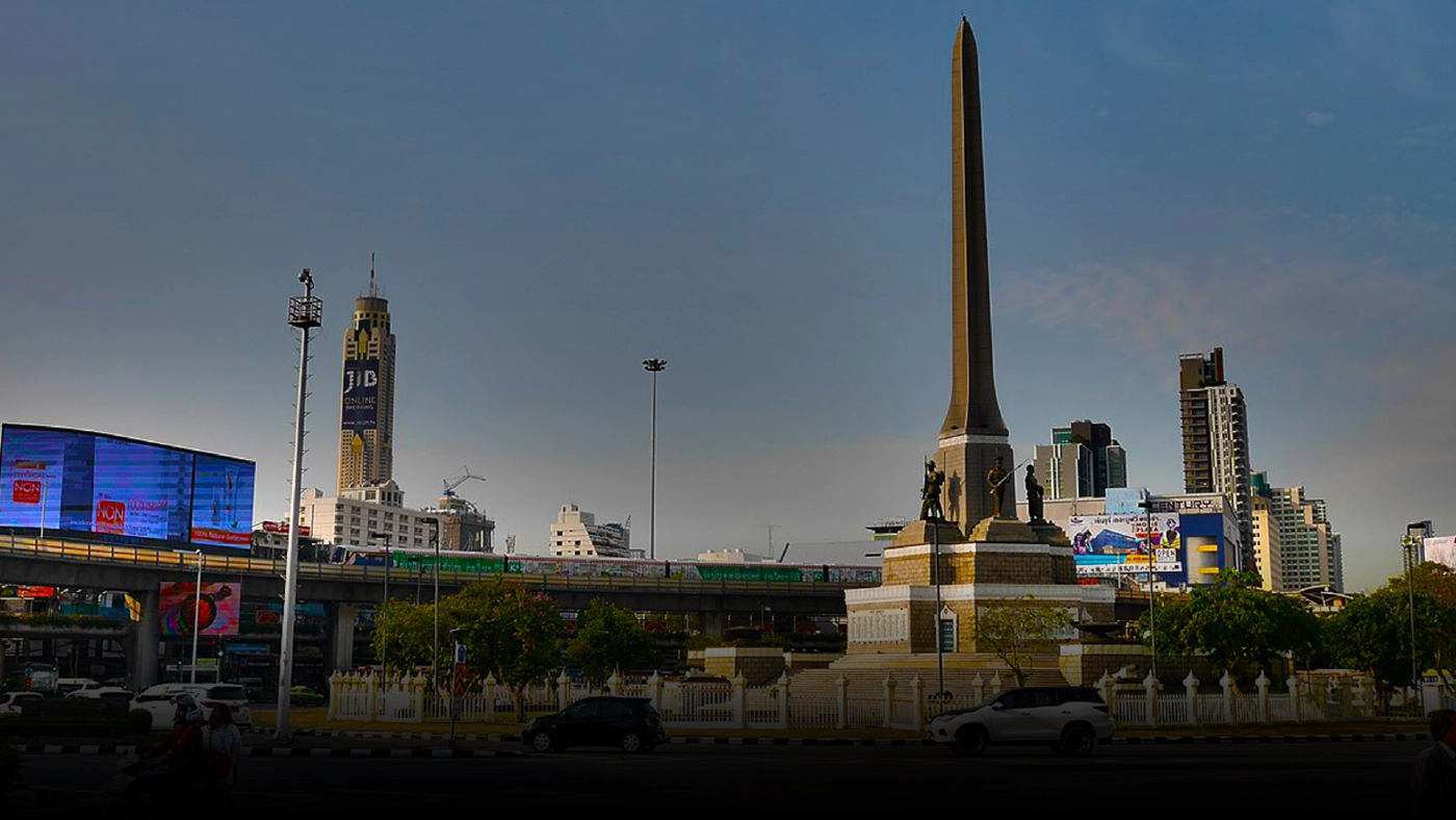 อนุสาวรีย์คณะราษฎร มรดกจากวันเก่าที่ผู้คนเริ่มหลงลืมความหมาย