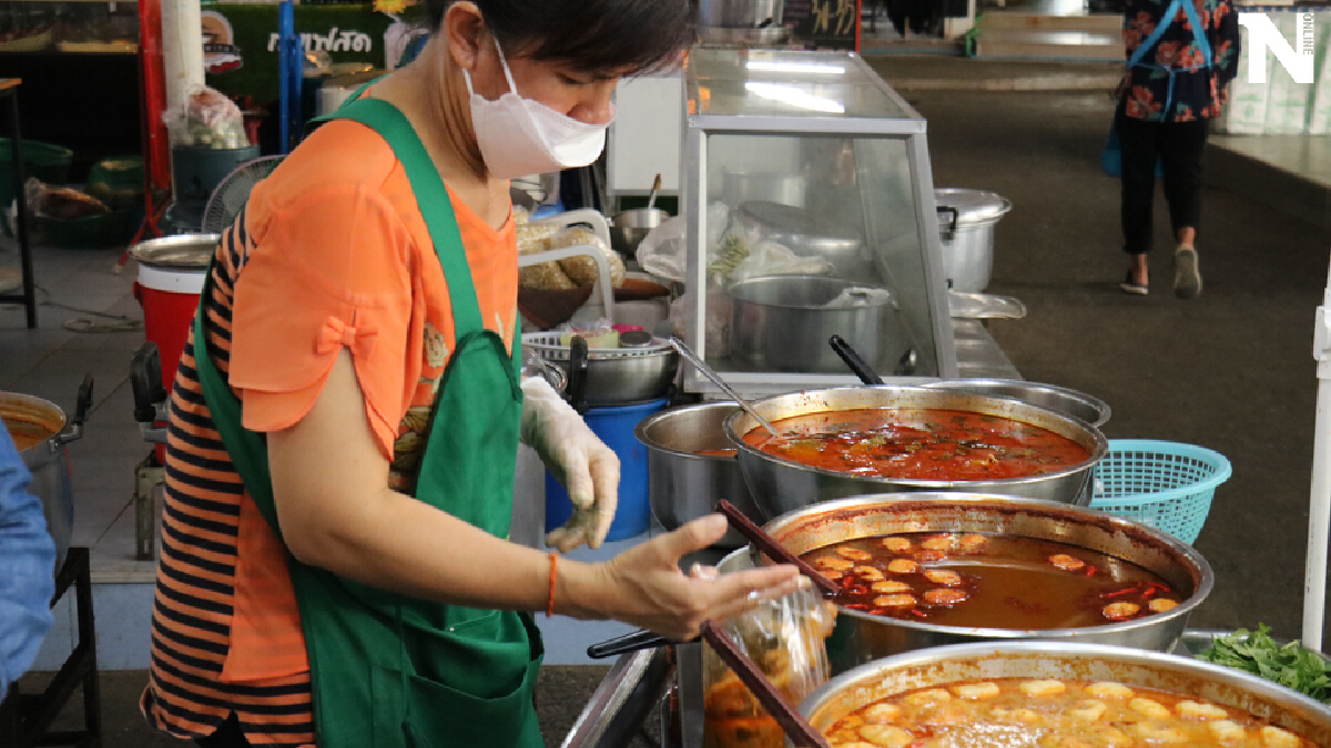 “ยายเป้า กระเด้าหม้อ” ร้านขนมจีนชื่อดังโคราช เจอล็อกดาวน์ ยอดขายวูบ 70%