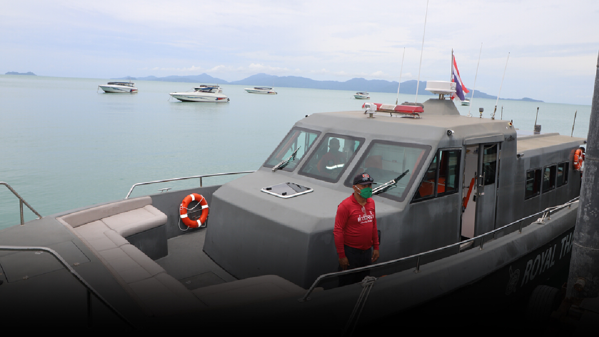 ตร.เกาะสมุยบริการเรือเร็วส่งผู้ป่วย ตร.เกาะสมุยบริการเรือเร็วส่งผู้ป่วย